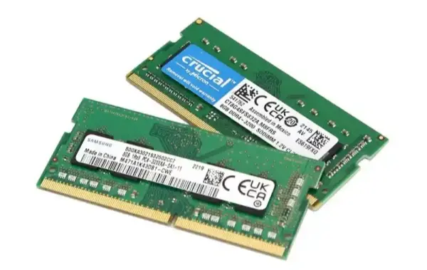 the golden fingers of a memory module